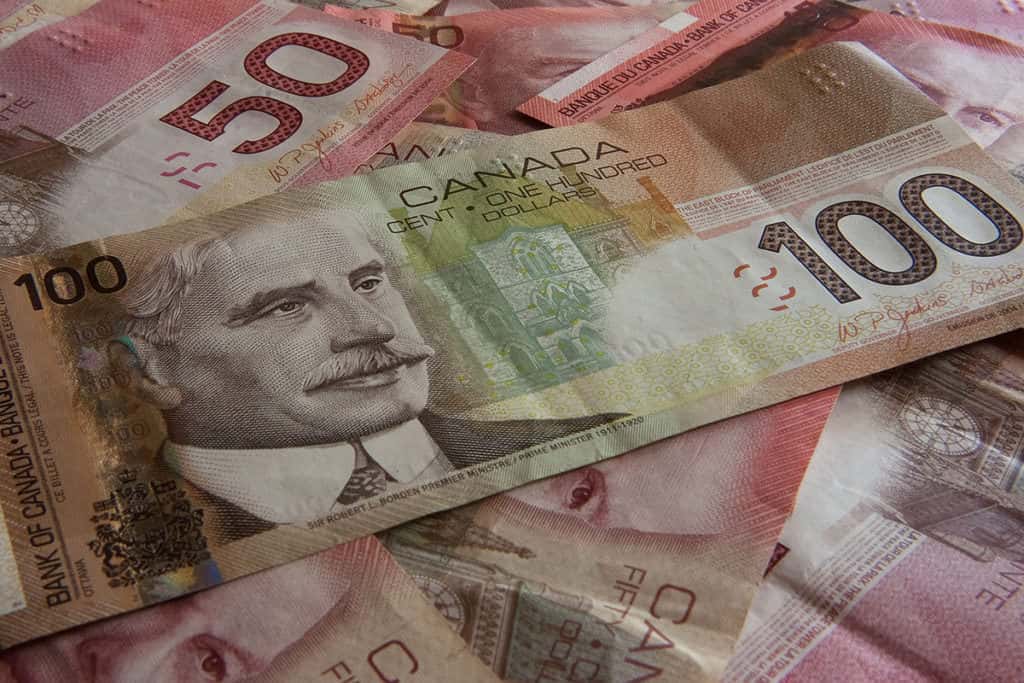 Image of Canadian cash