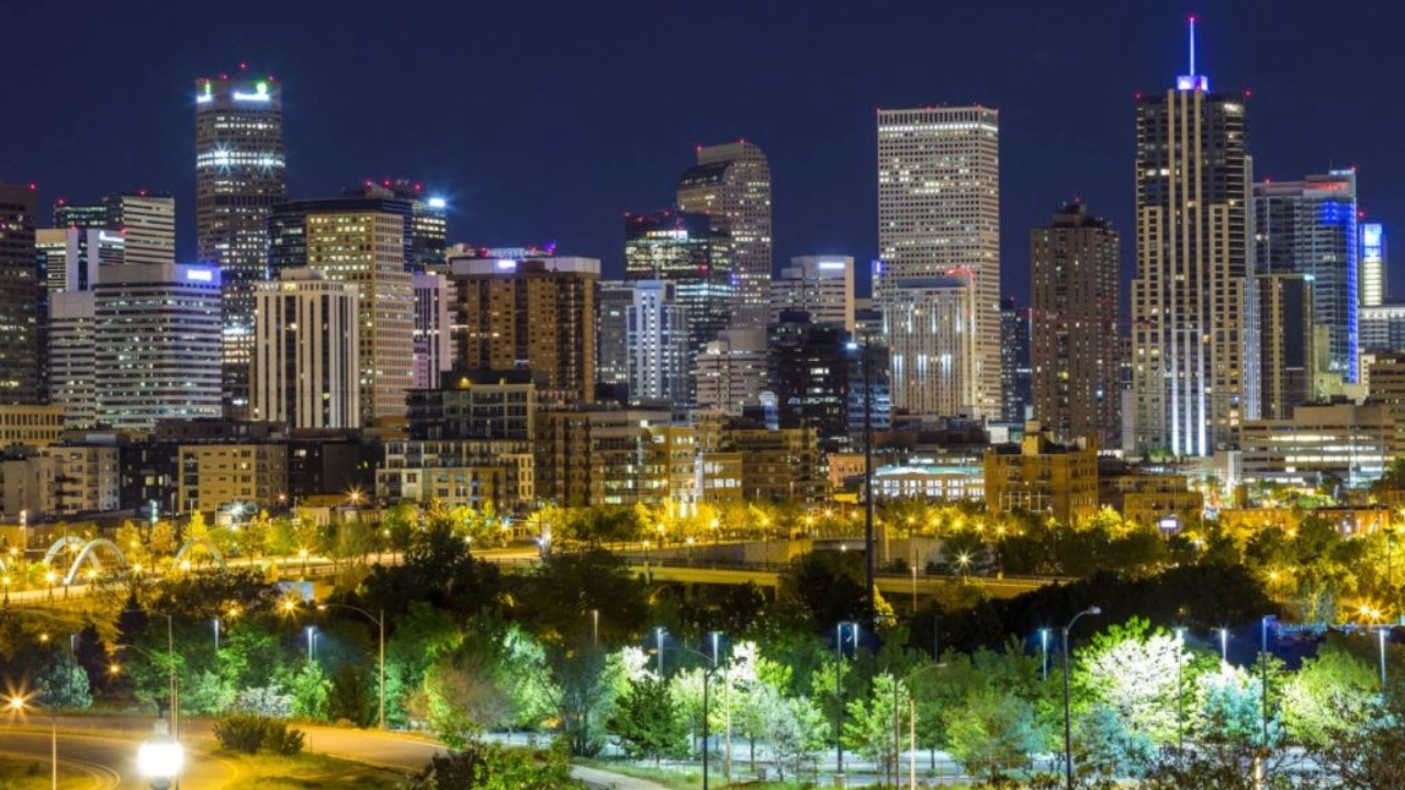 Image of Denver skyline