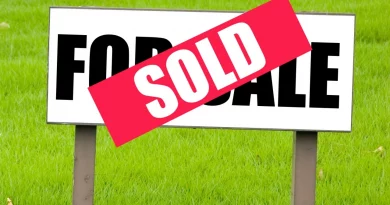 Image of a sold sign on a property on the market