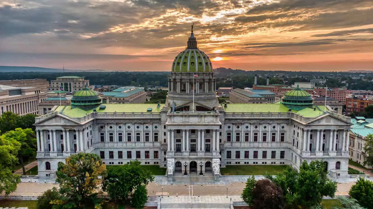 Image of Pennsylvania state capitol building