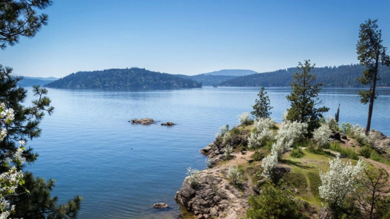 Image of Lake Coeur d' Alene in Idaho