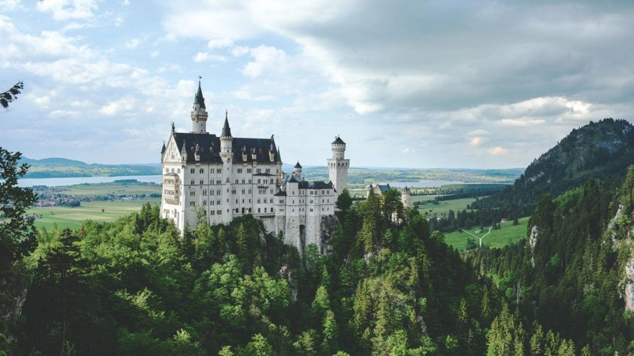 Image of Neuschwanstein Castle in Schwangau, Germany