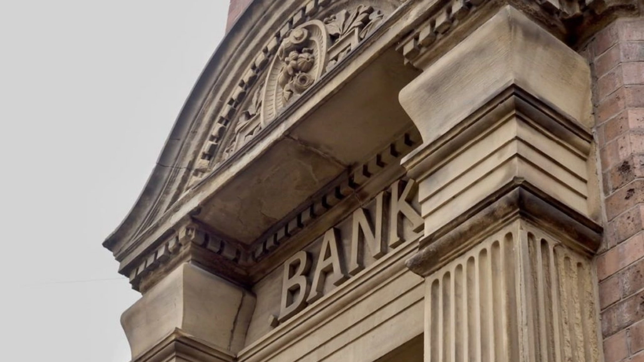 Image of the exterior trim of a generic bank