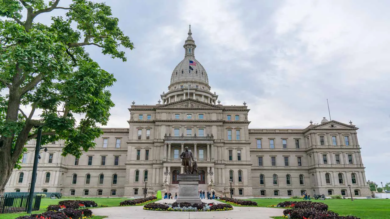 Image of Michigan state capitol building