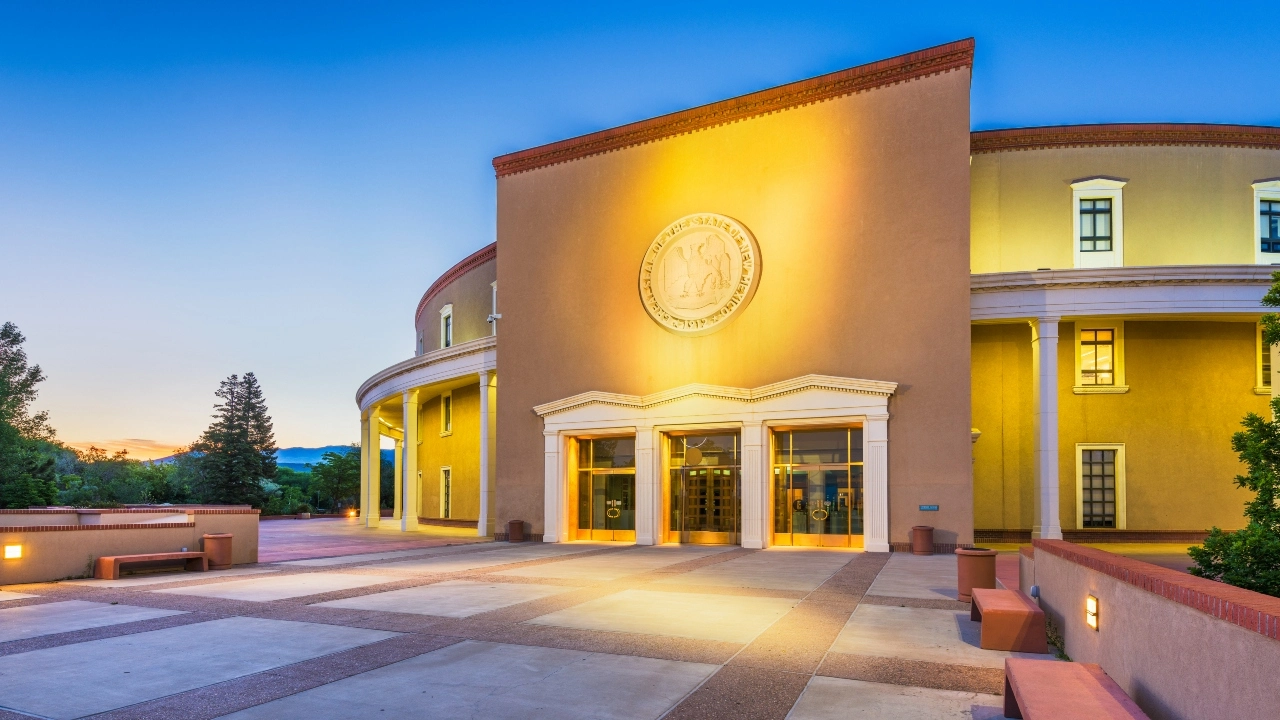 Image of New Mexico's state capitol building