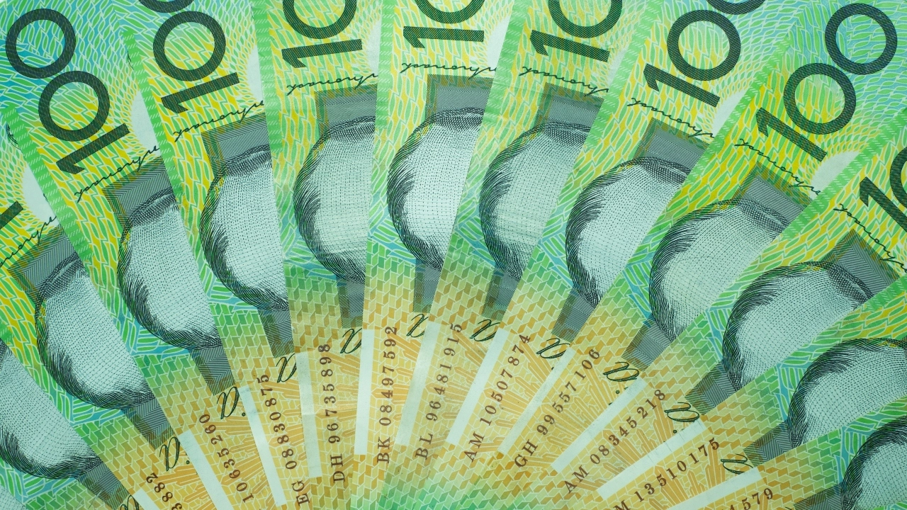 Image of $100 Australian bills fanned out