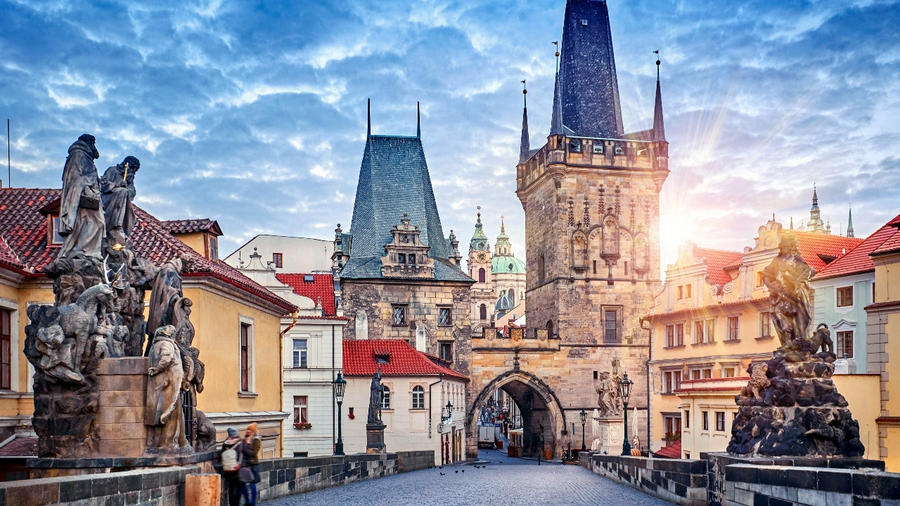 Image of sunrise over Charles bridge in Prague, Czech Republic