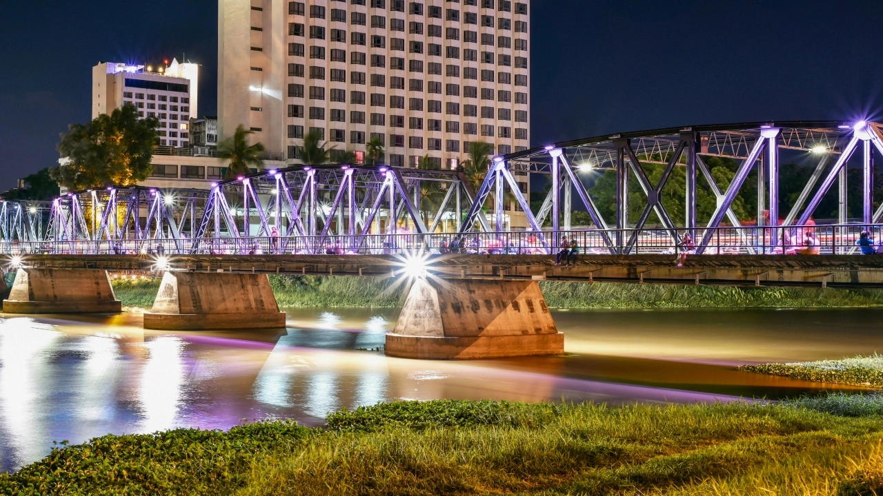 Image of an iron bridge over the Maeping River in Chiang Mai, Thailand